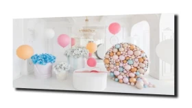 obraz na szkle Balony i kwiaty w pokoju